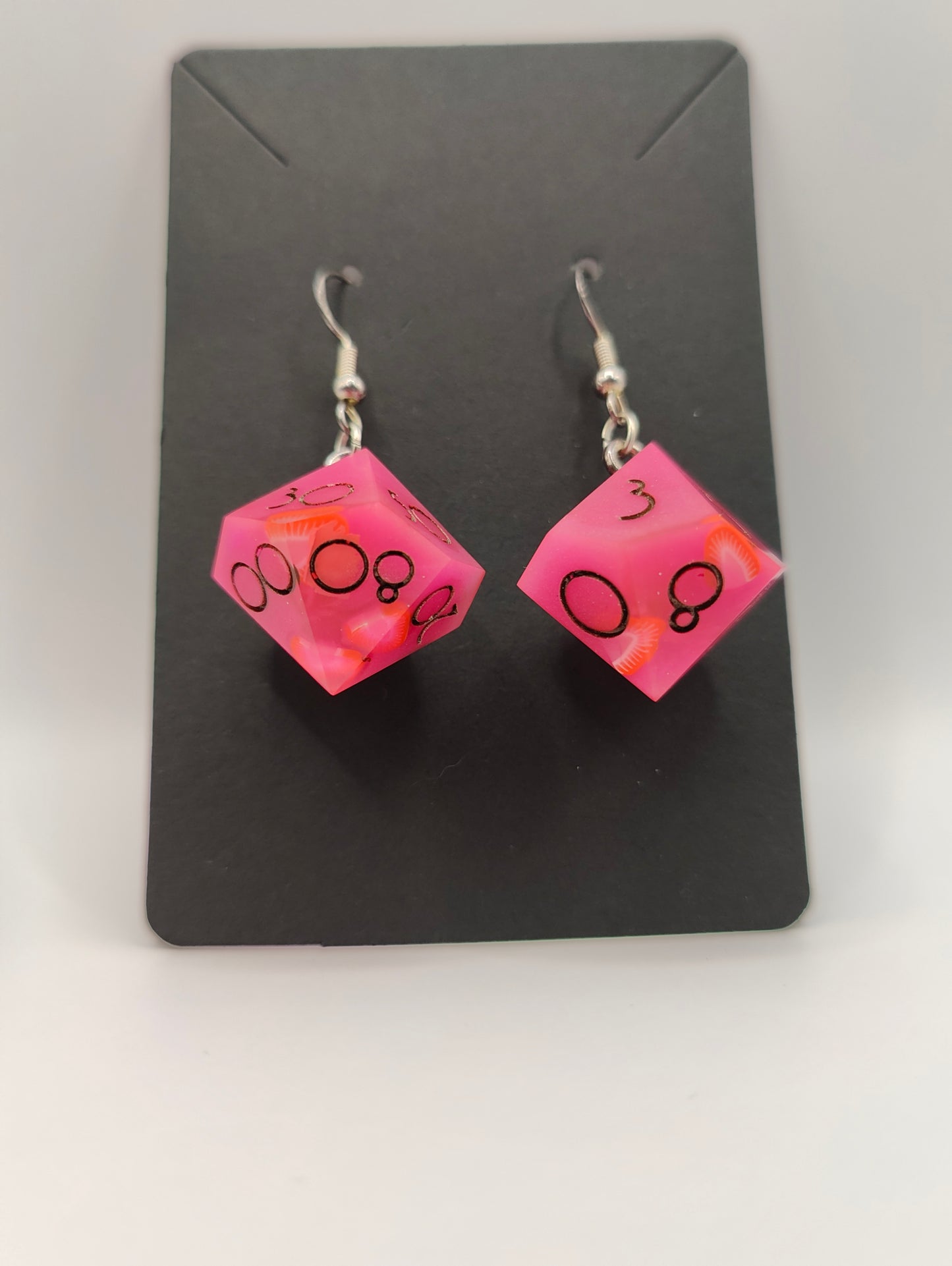 Handmade D100/D10 earrings: Strawberry chocolate