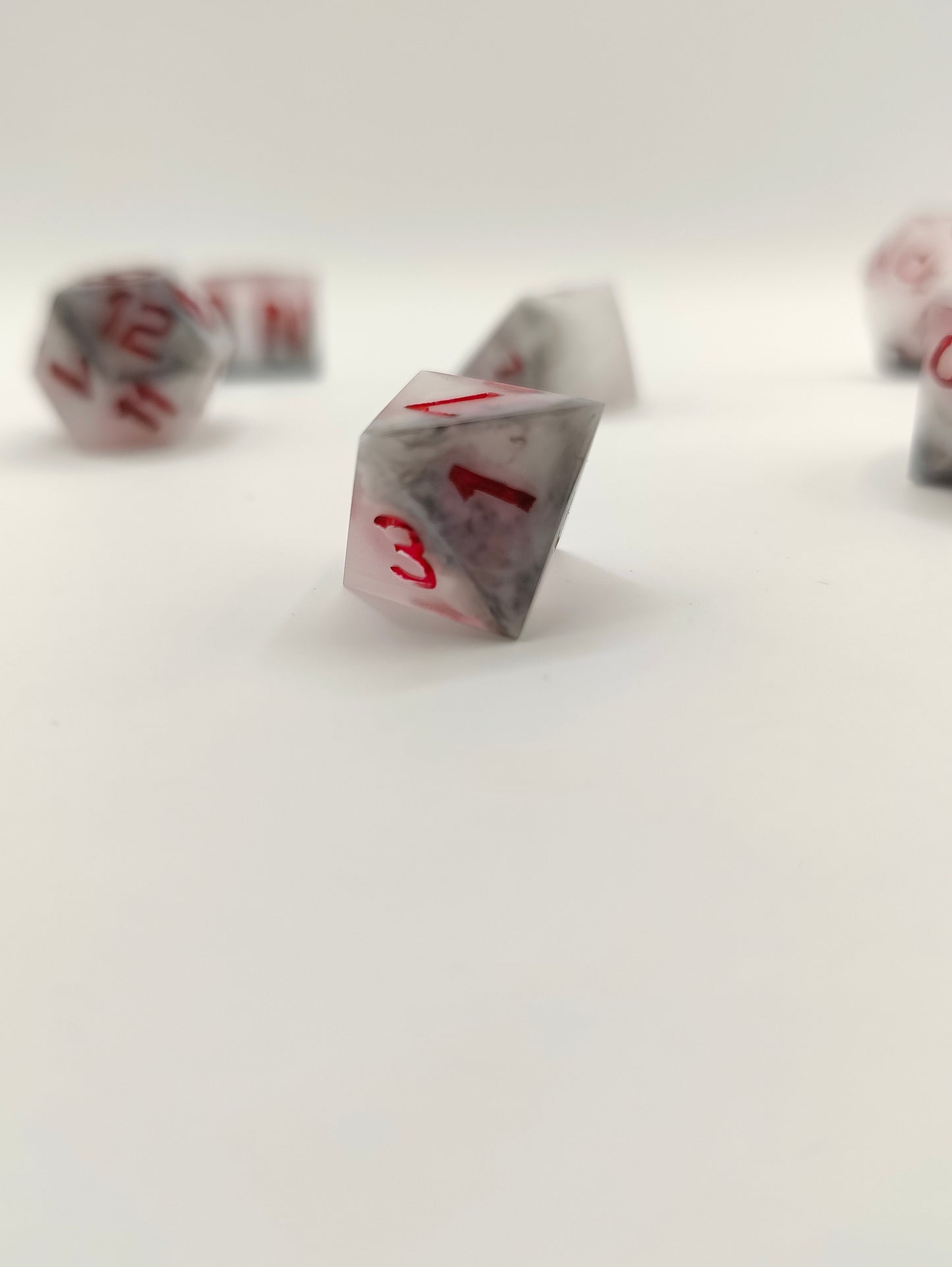 Mini dice set: A darker shade of magic