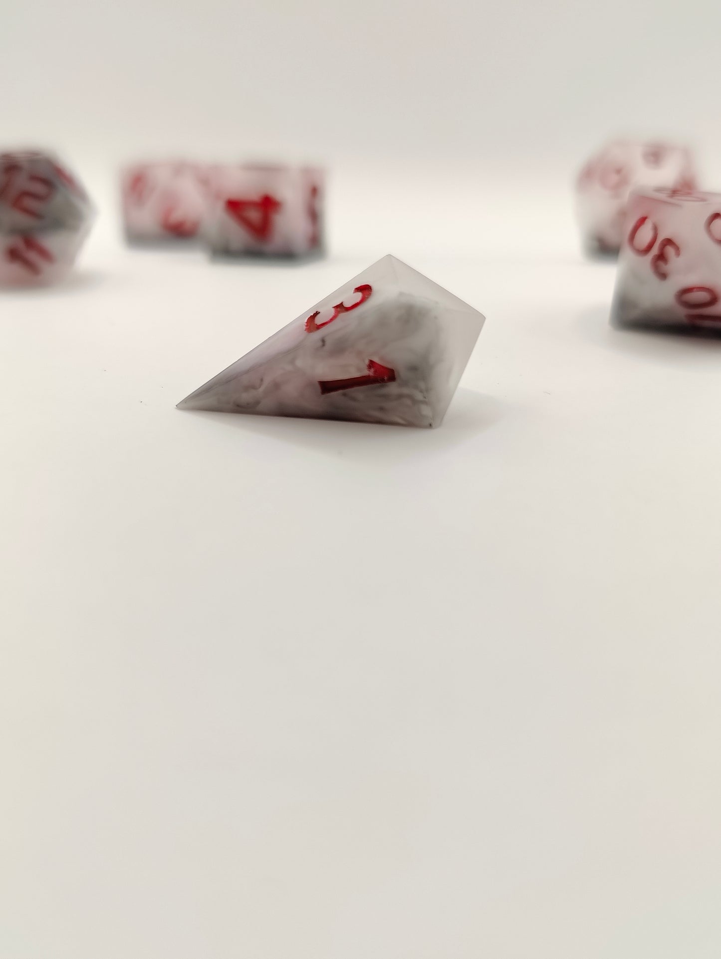 Mini dice set: A darker shade of magic