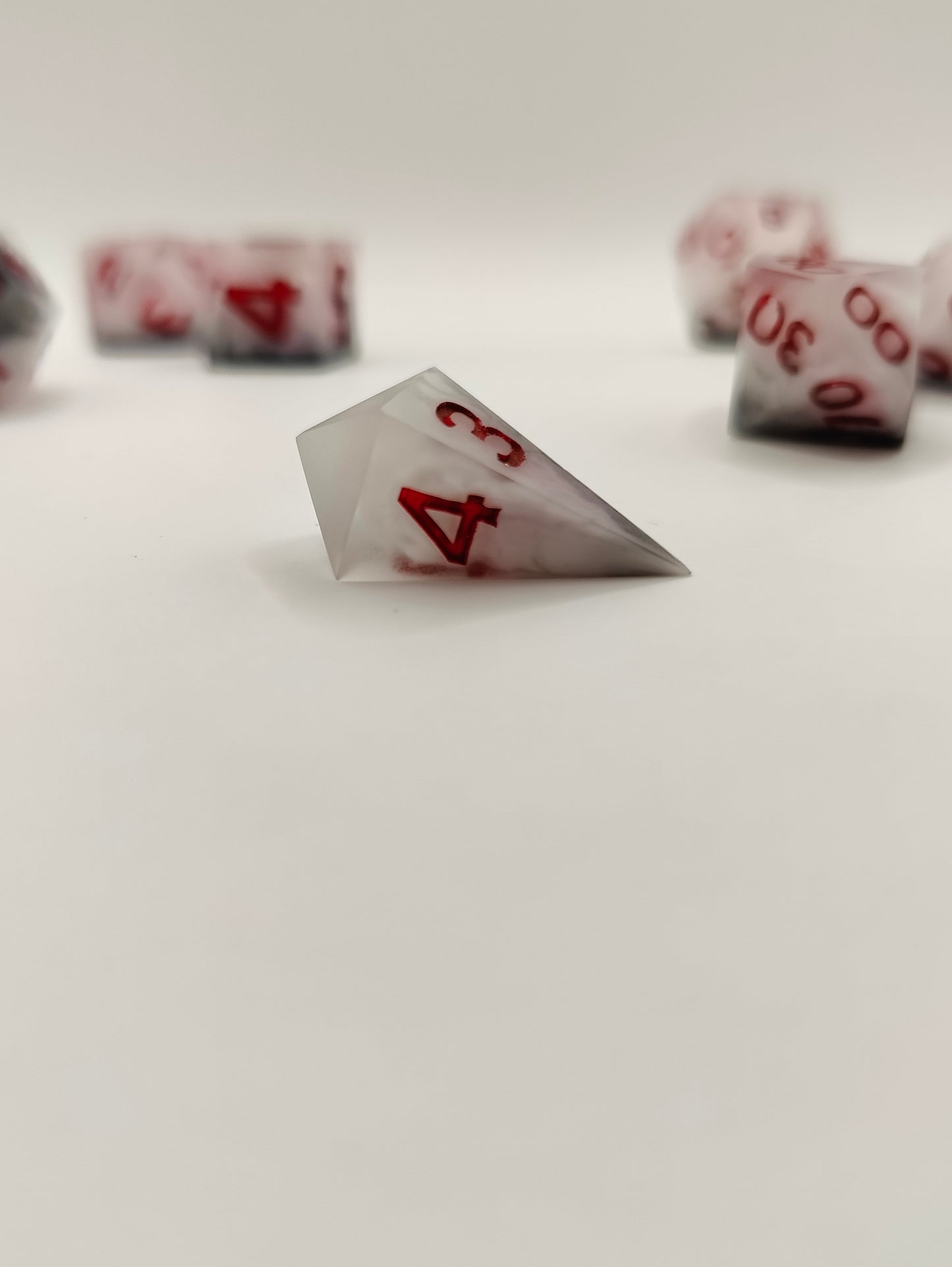 Mini dice set: A darker shade of magic