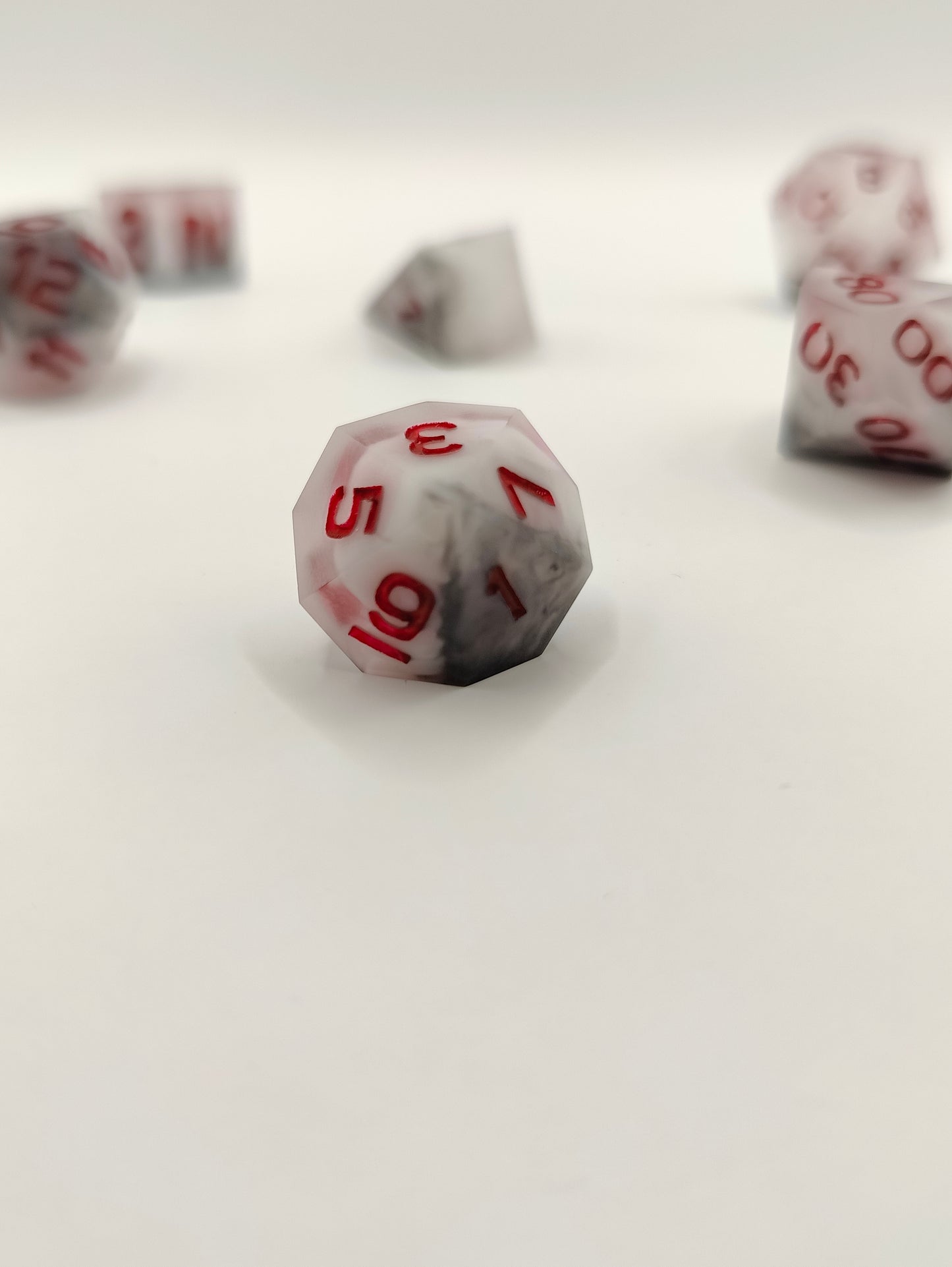Mini dice set: A darker shade of magic