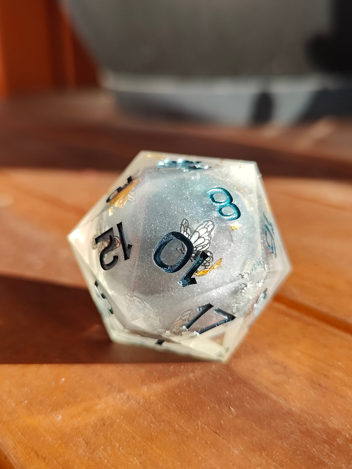 Handmade 40mm liquid core D20: Butterfly vapor