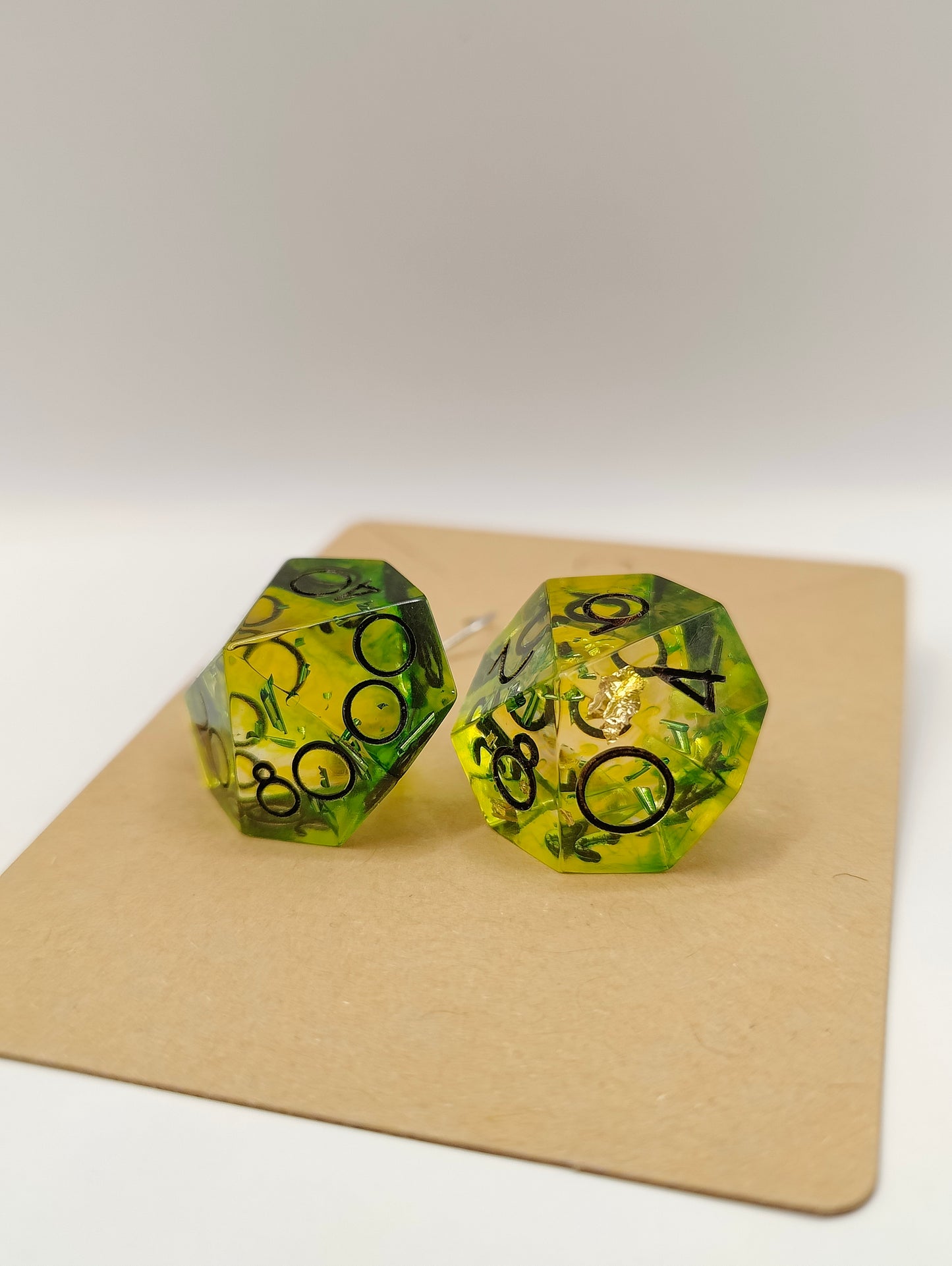 Handmade D10/D% earrings: The underworld