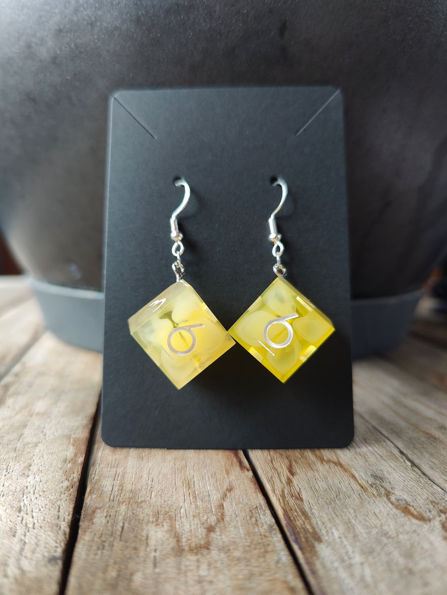 Handmade D6 earrings: Flower clouds yellow