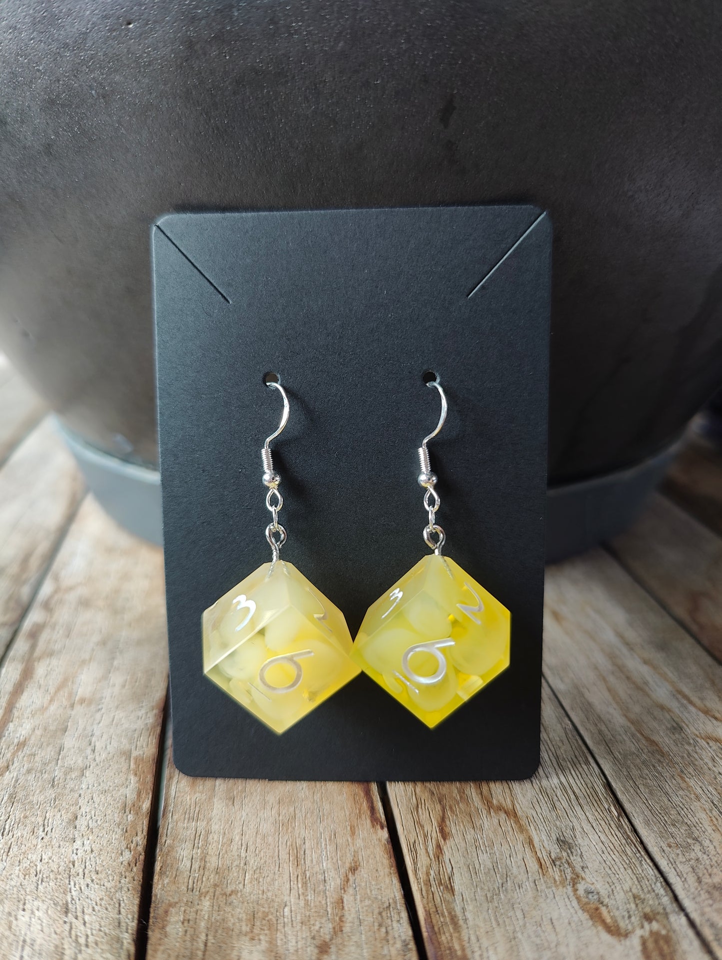 Handmade D6 earrings: Flower clouds yellow