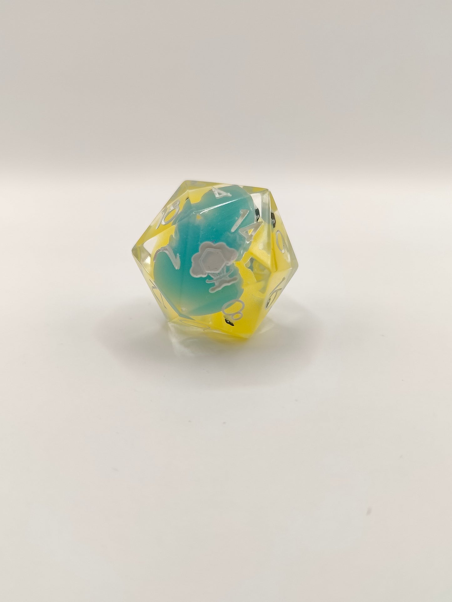 Handmade single D20: Froggy party