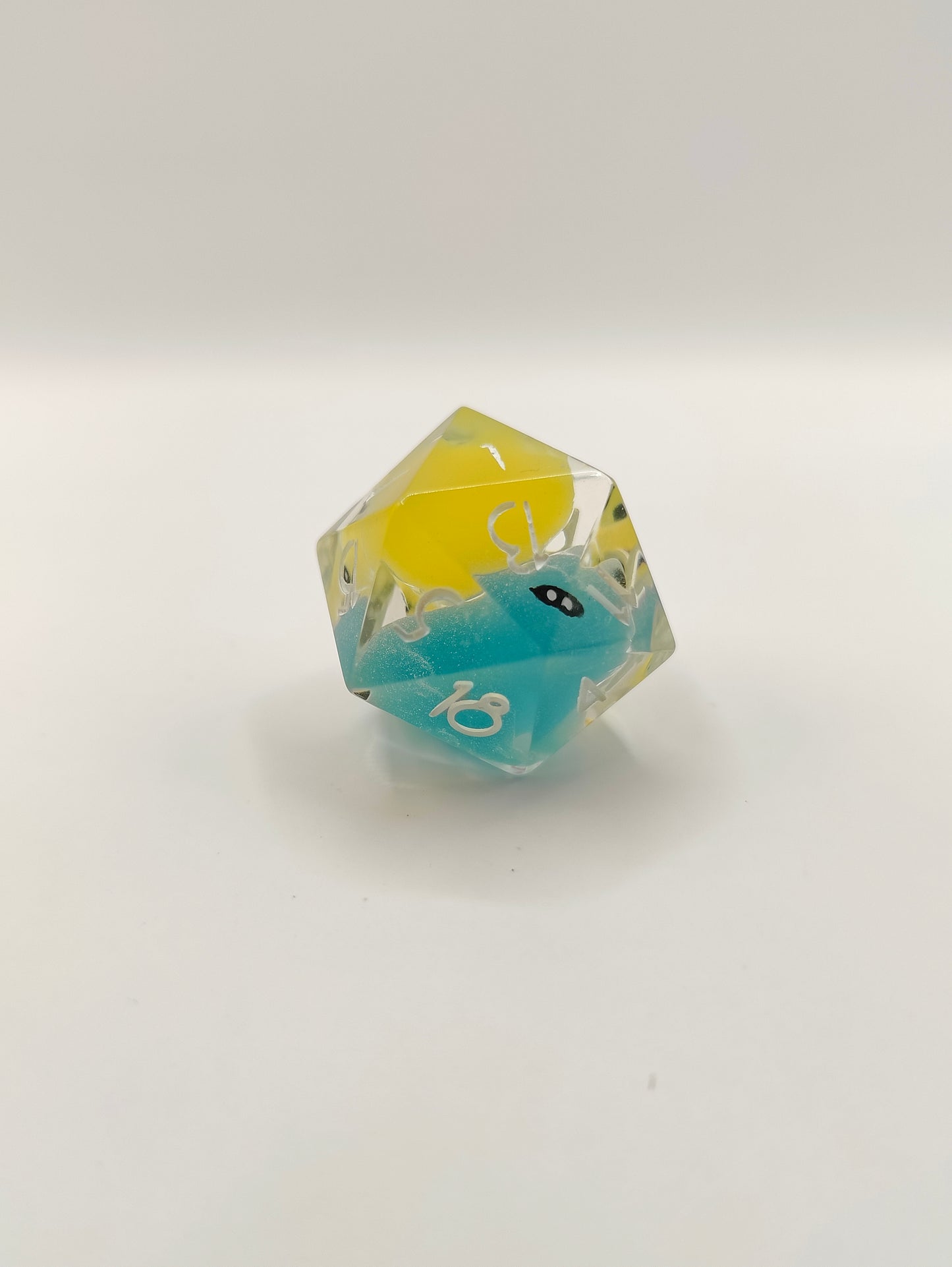 Handmade single D20: Froggy party