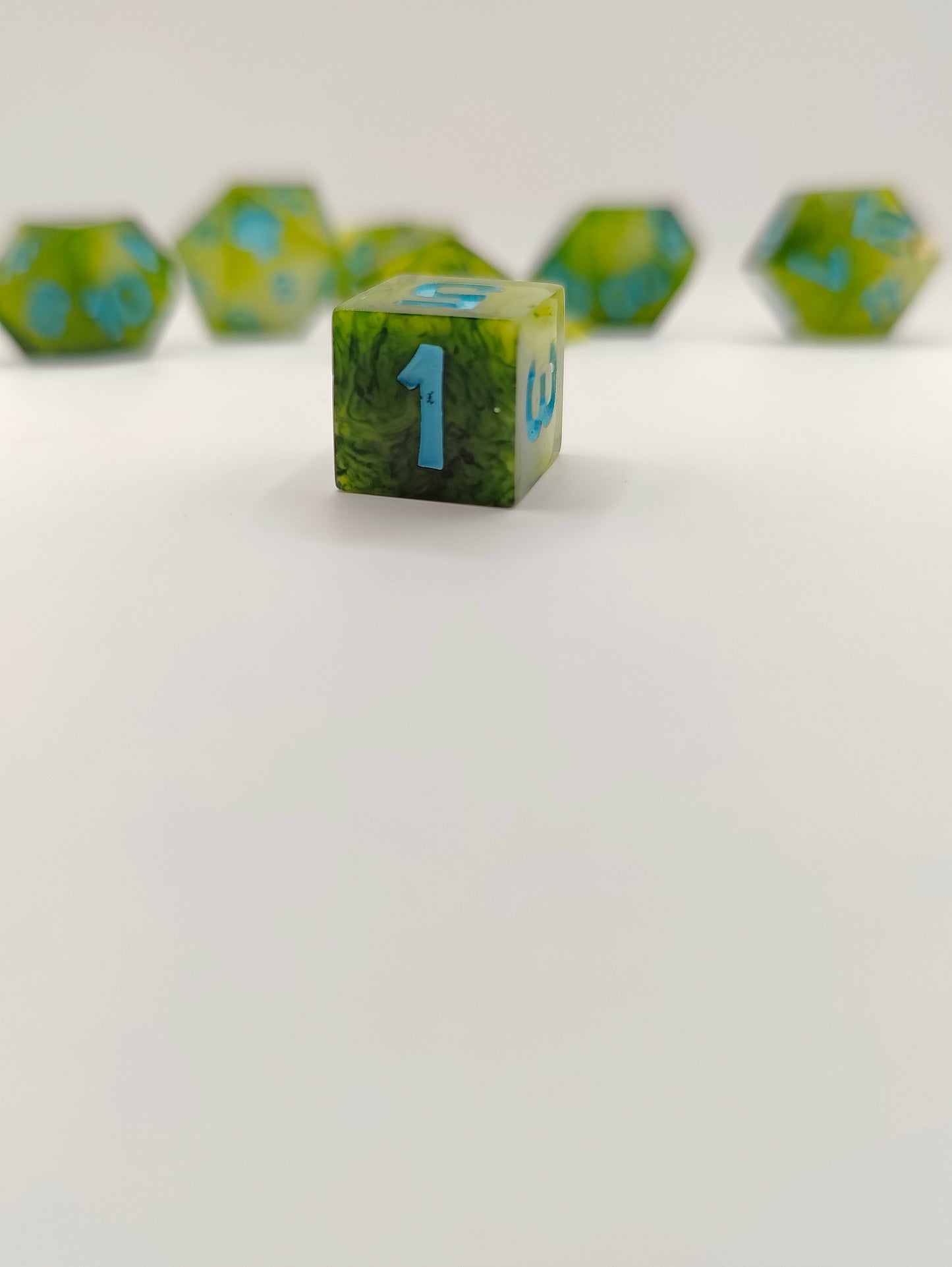 Mini dice set: Sprig of Spring