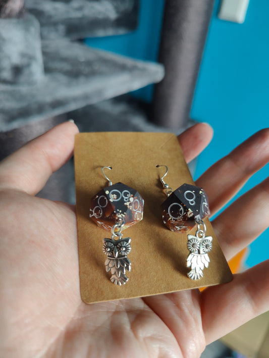 Handmade dangly D10/D% earrings: Woodpecker