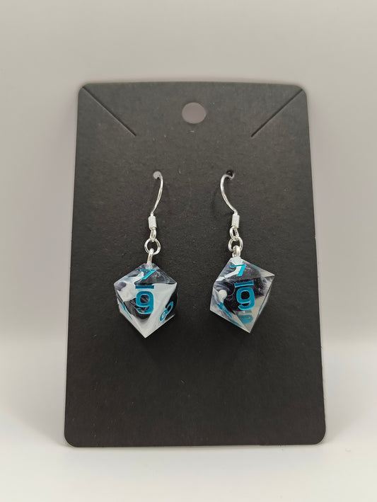 Handmade mini D8 earring: Eternal battle