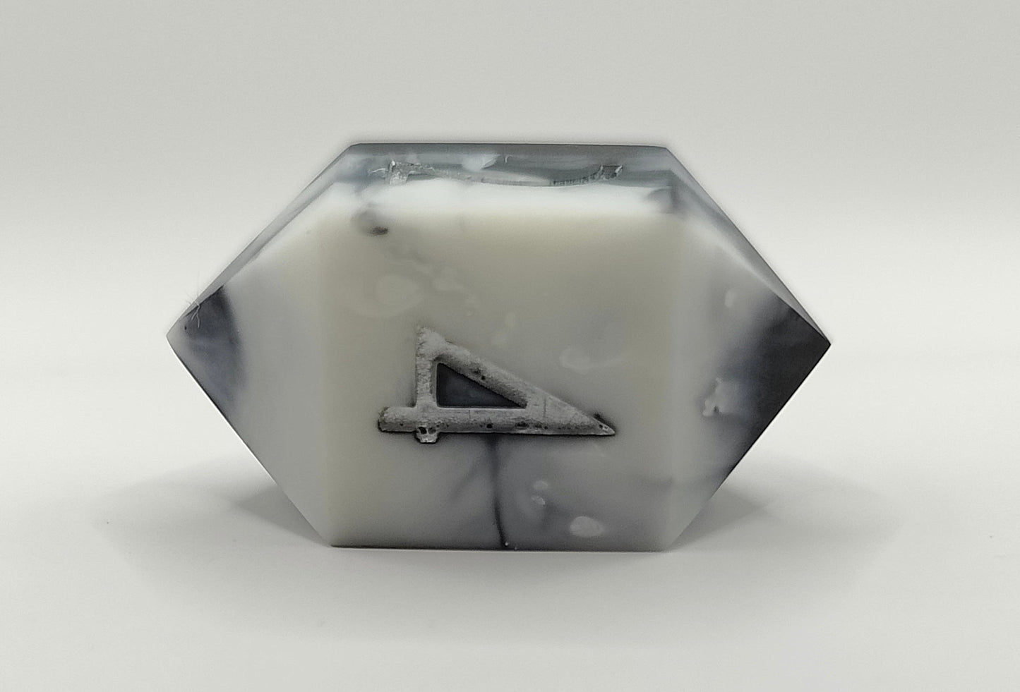 Handmade Single Crystal D4: Tuxedo