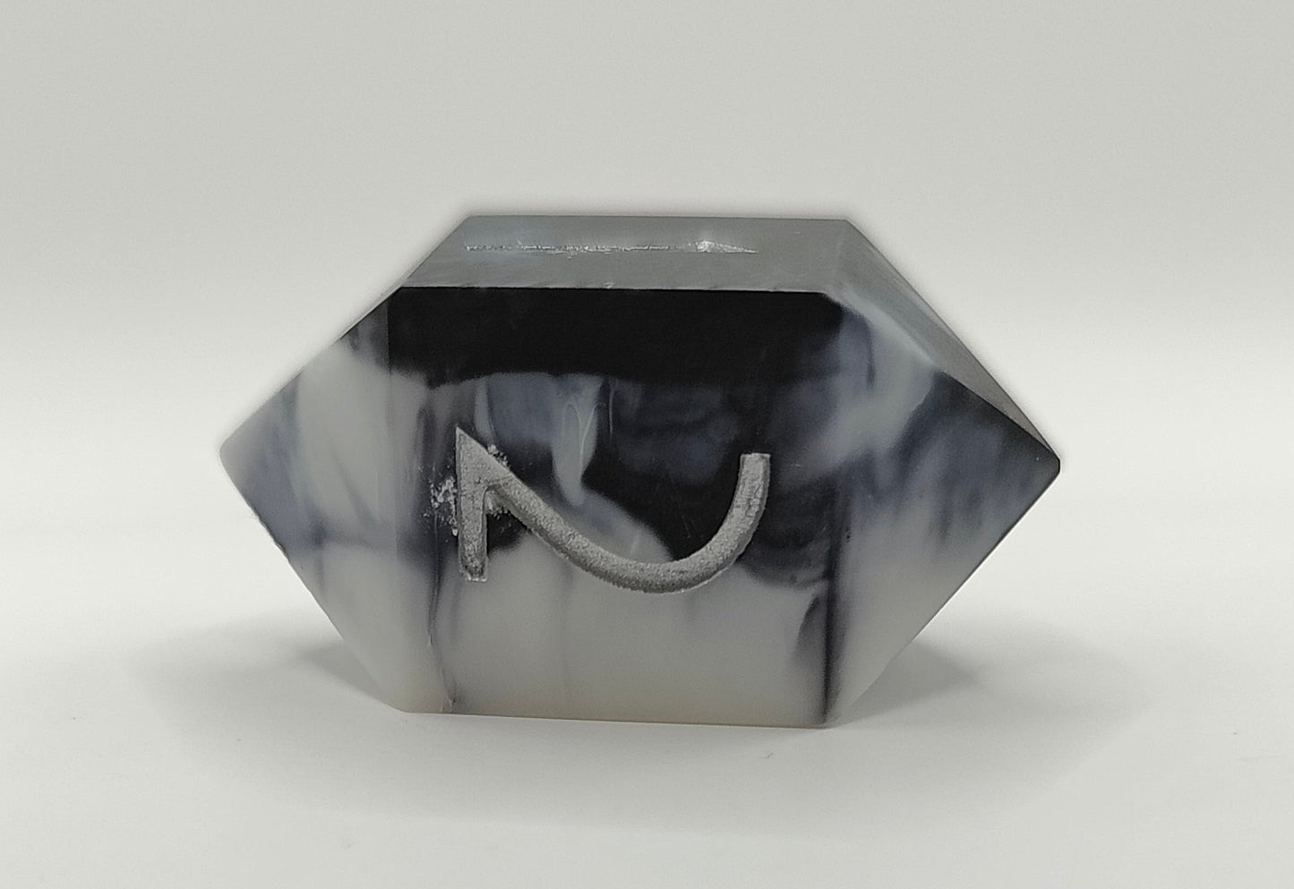 Handmade Single Crystal D4: Tuxedo