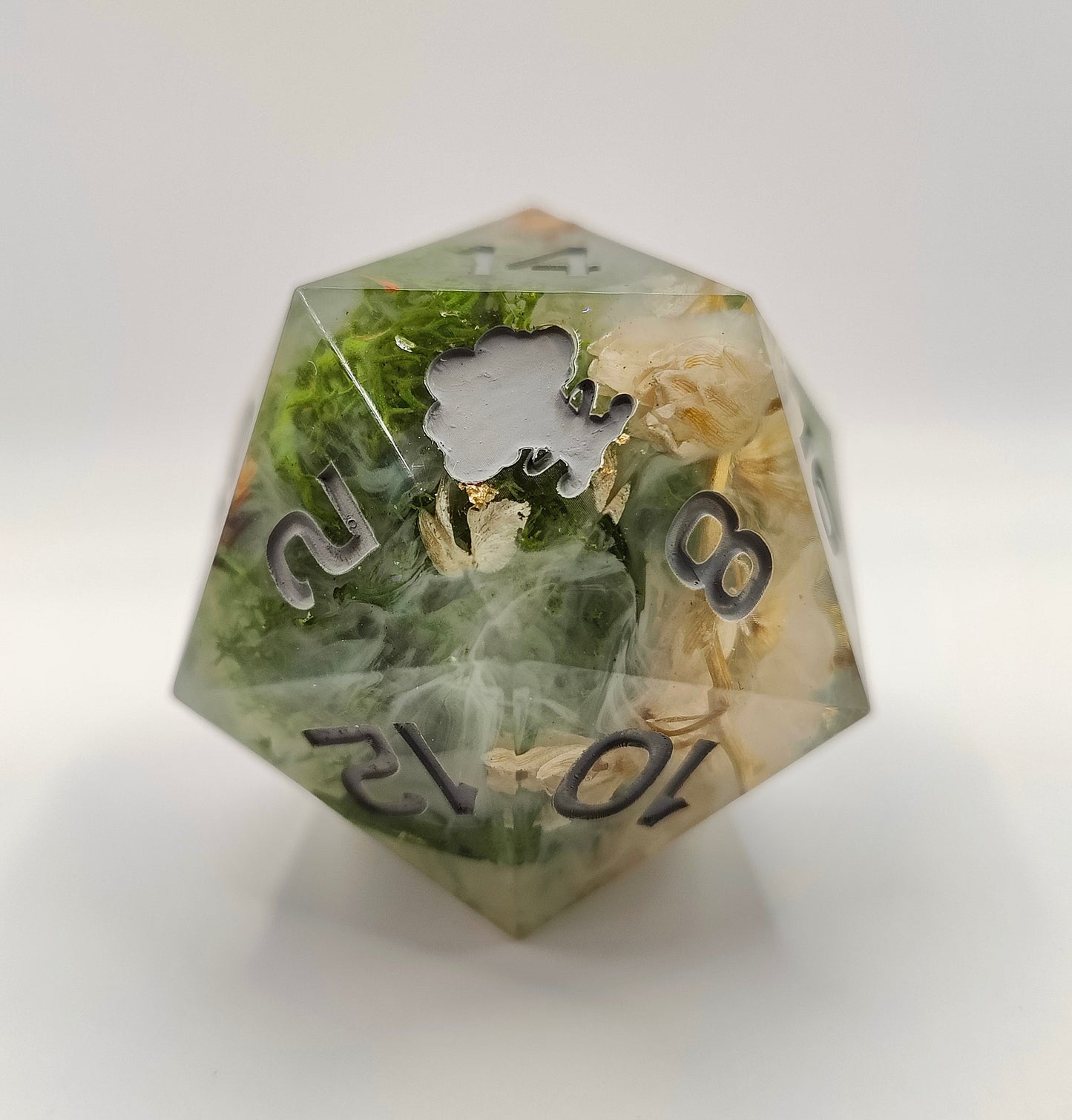 Handmade 40mm D20: Shrouded fables