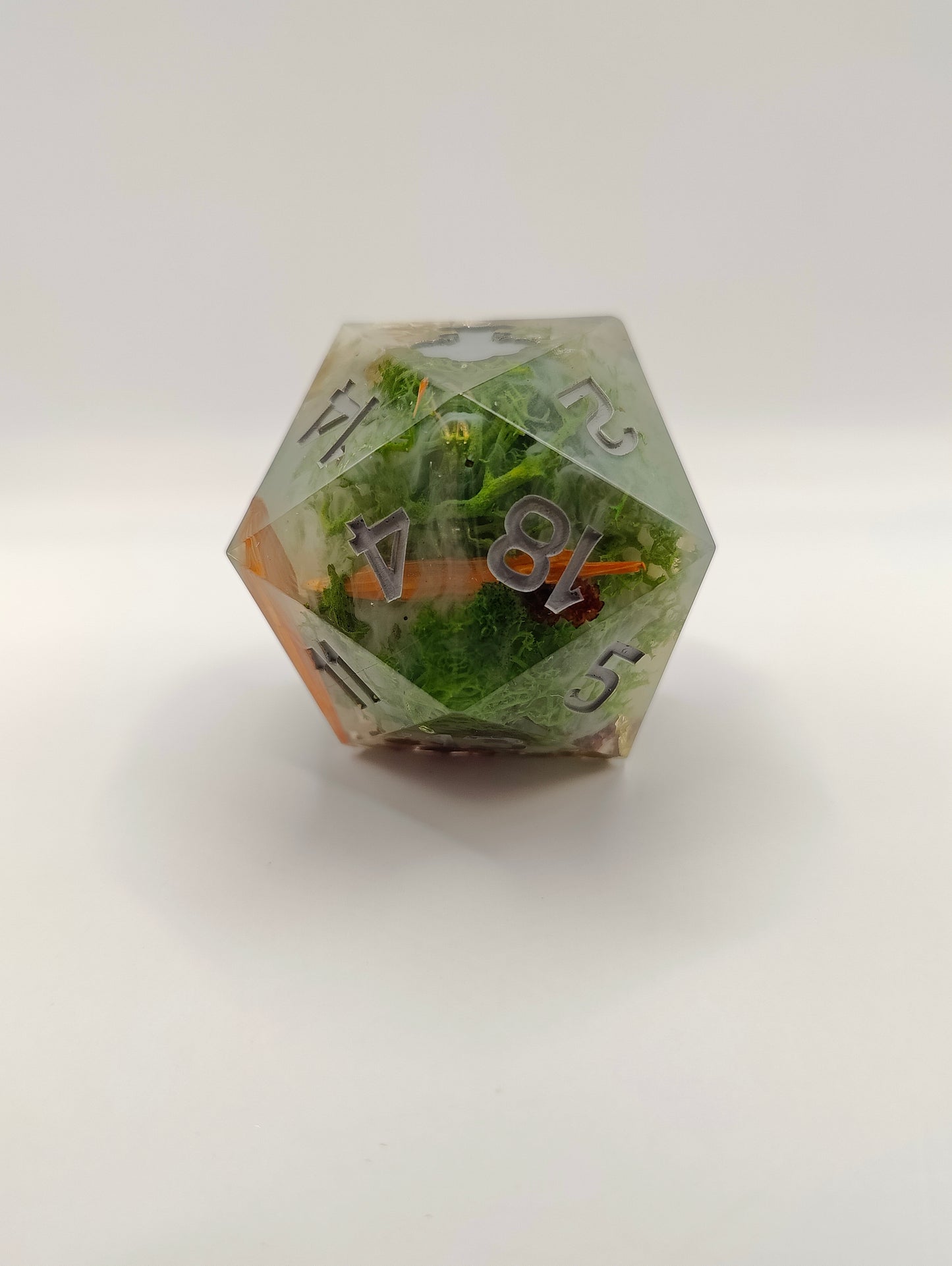 Handmade 40mm D20: Shrouded fables