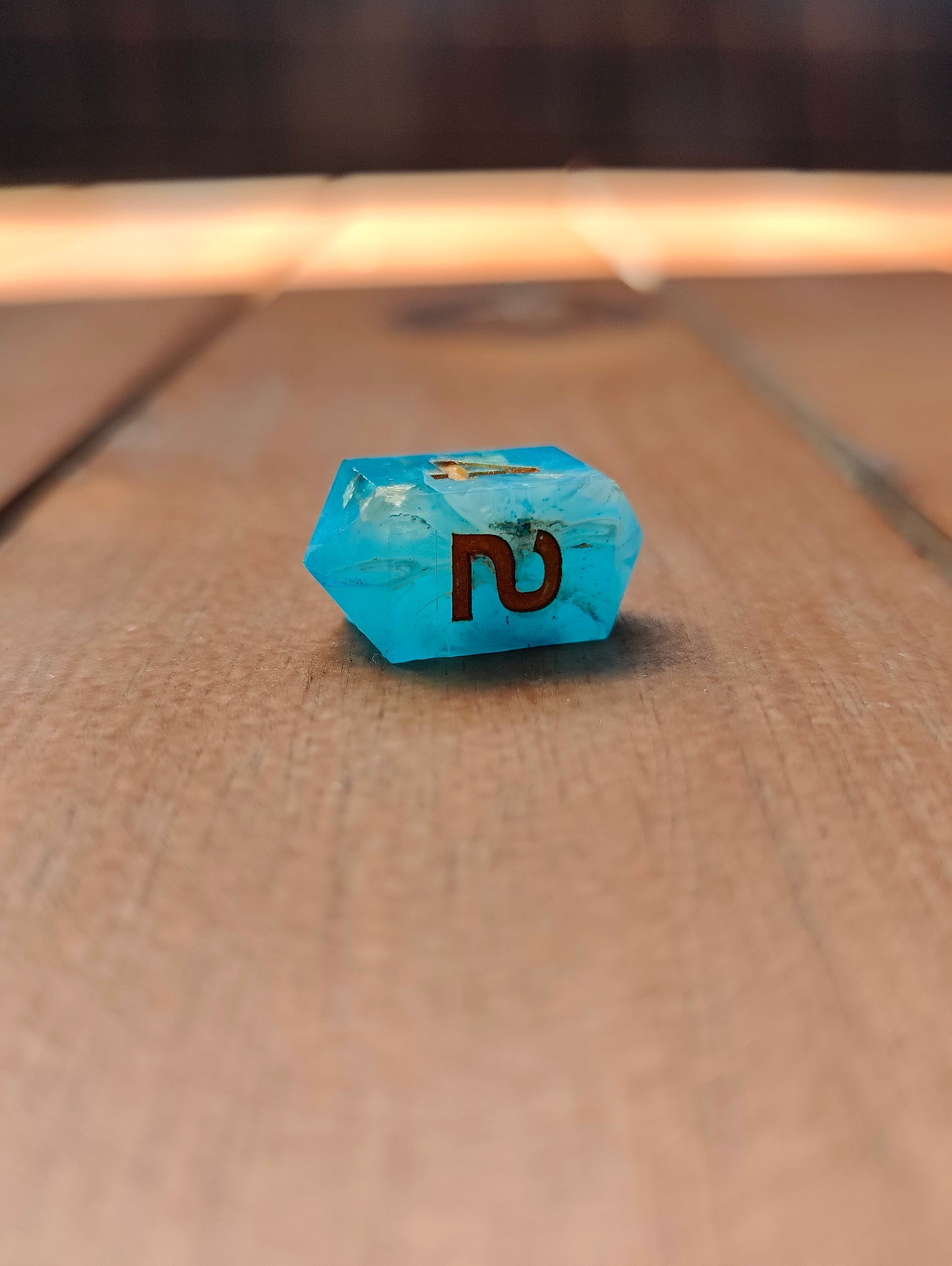 Handmade mini Single Crystal D4: Wayfinder