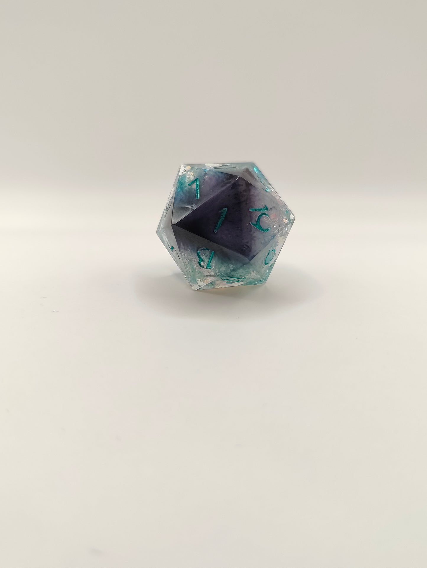 Handmade single D20: Mistborn thin font