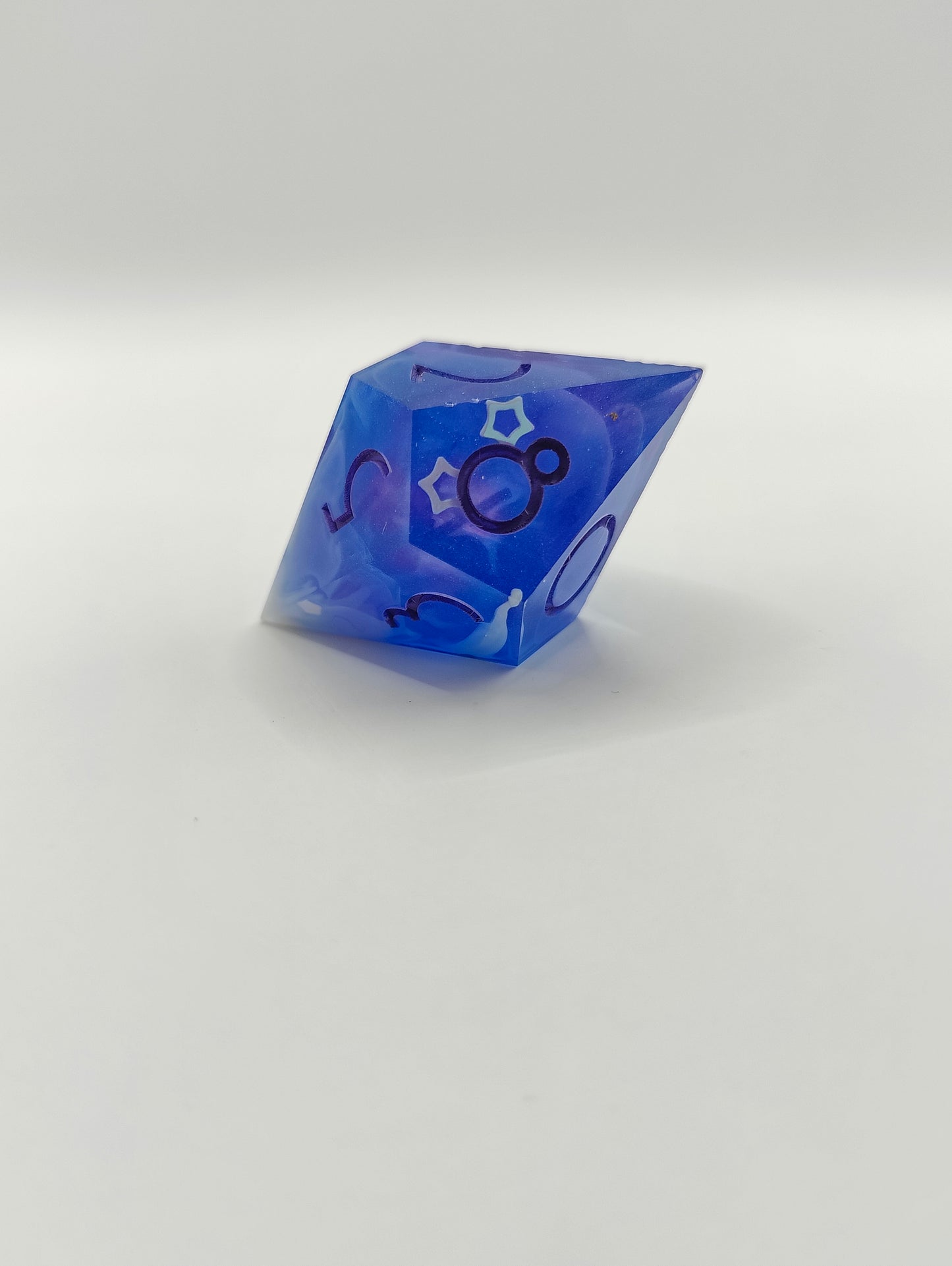 Handmade single elongated D10: Arcane gardens