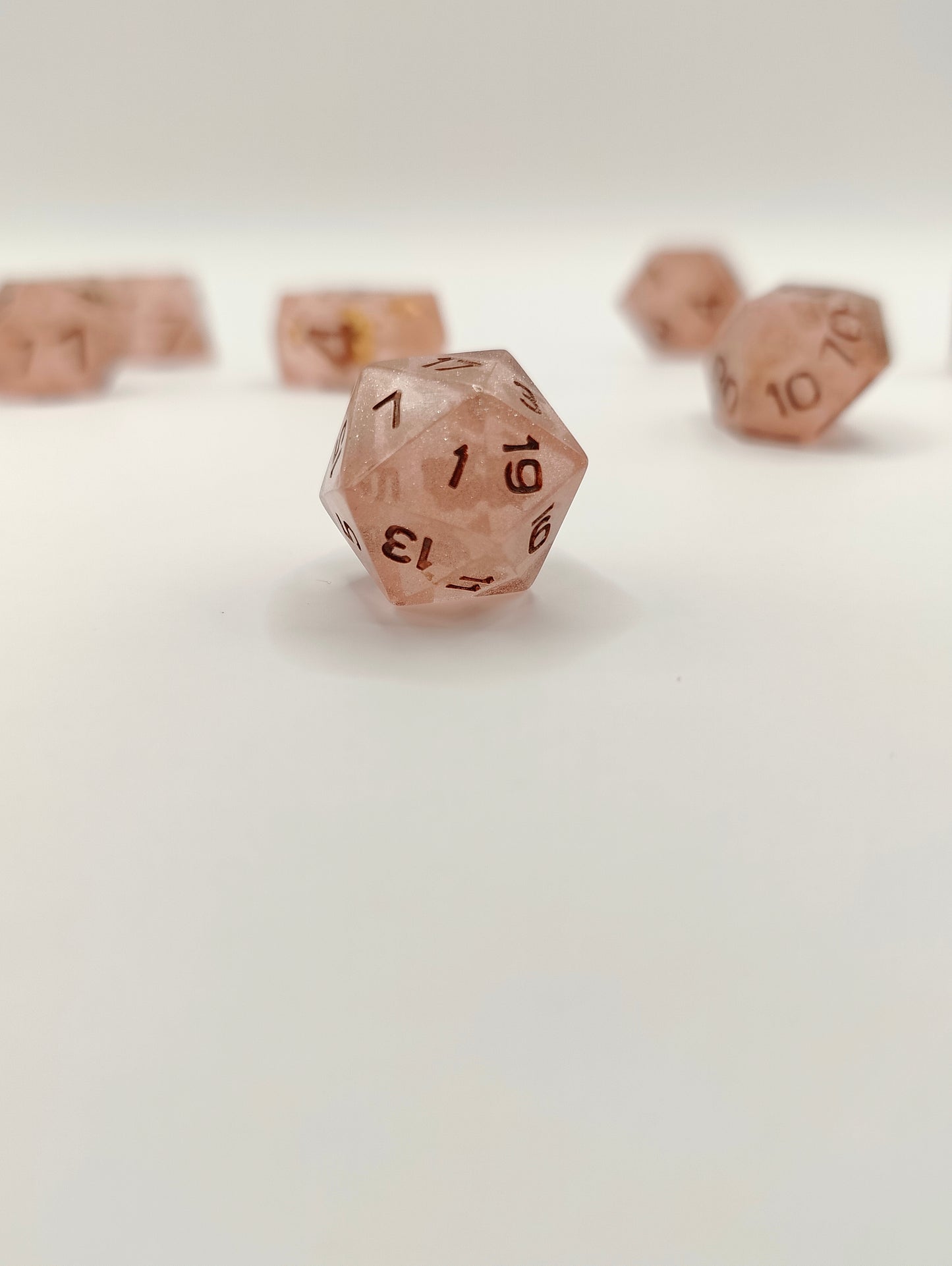 Mini dice set: Pretty in pink