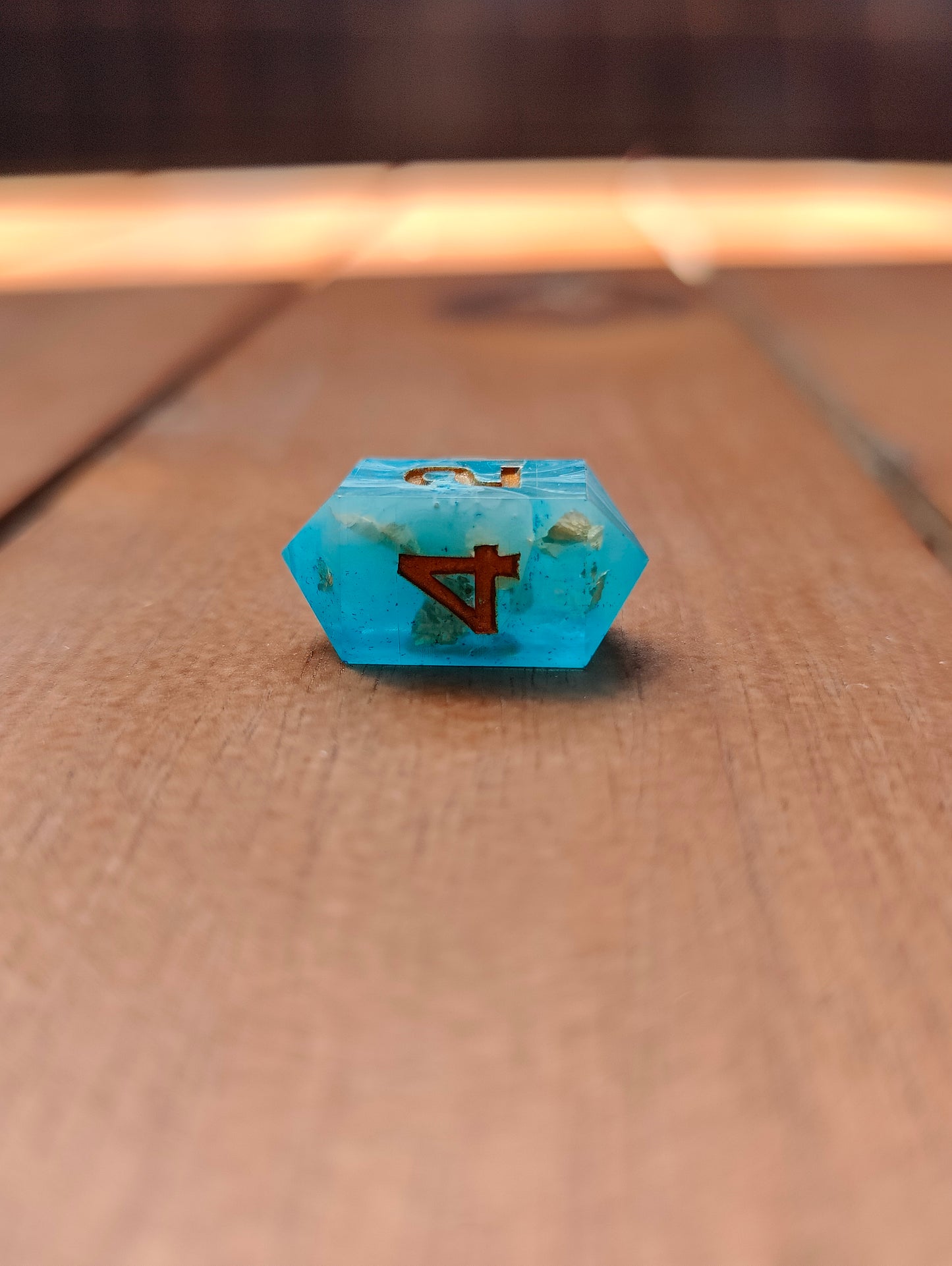 Handmade mini Single Crystal D4: Wayfinder